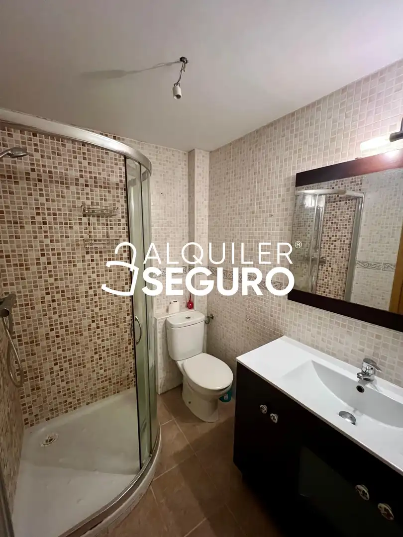 Bathroom of Flat for rent in Alcobendas  with Air Conditioner, Heating and Storage room