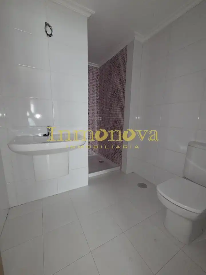 Bathroom of Flat for sale in Ponteareas  with Heating and Storage room