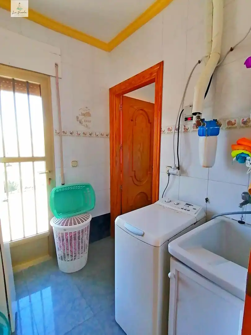 Bany de Casa o xalet en venda en Loja amb Jardí privat, Terrassa i Traster