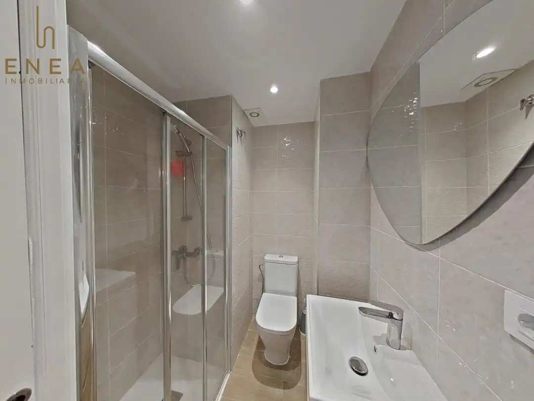 Badezimmer von Wohnung zum Verkauf in Vitoria - Gasteiz mit Heizung, Terrasse und Abstellraum