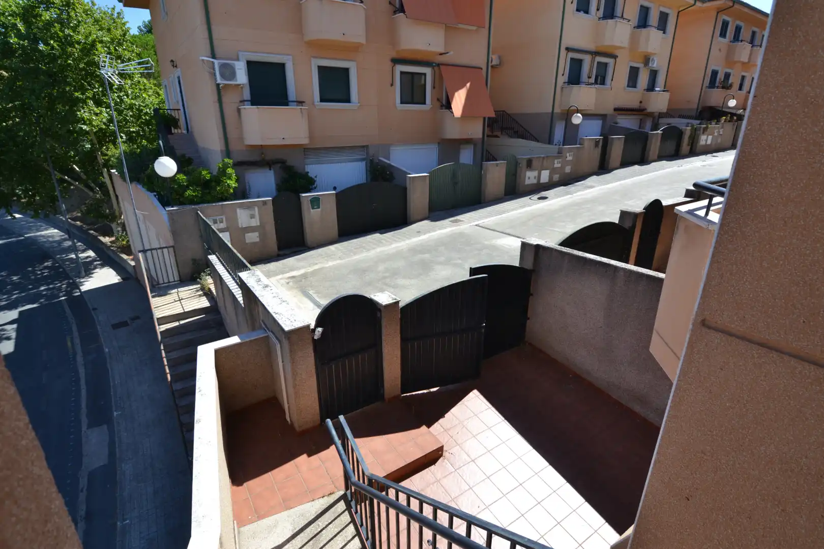 Terrasse von Einfamilien-Reihenhaus zur Miete in Plasencia mit Klimaanlage, Heizung und Terrasse