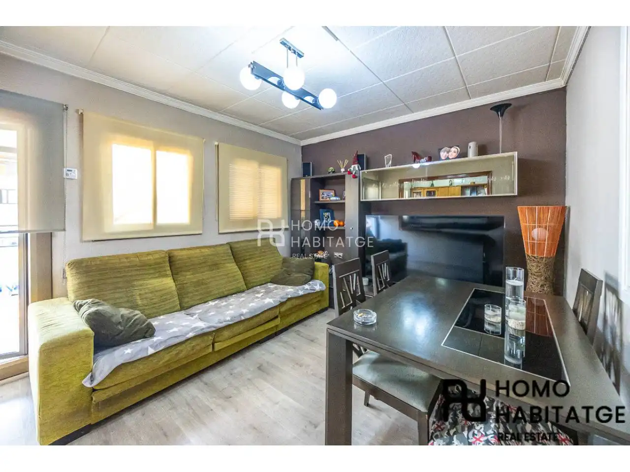 Living room of Flat for sale in Barberà del Vallès  with Heating, Parquet flooring and Terrace