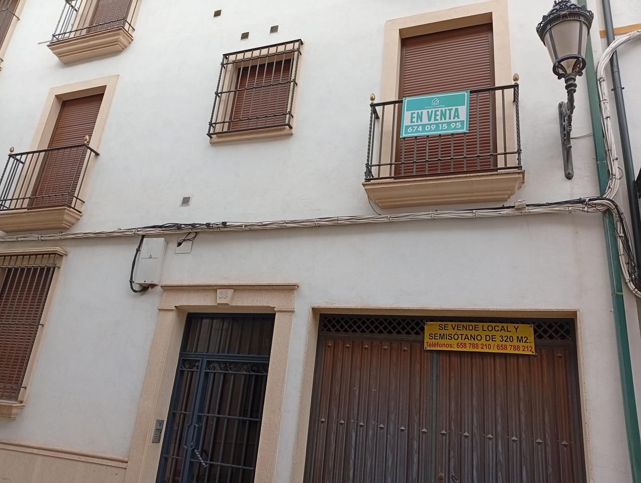 Vista exterior de Pis en venda en Baena