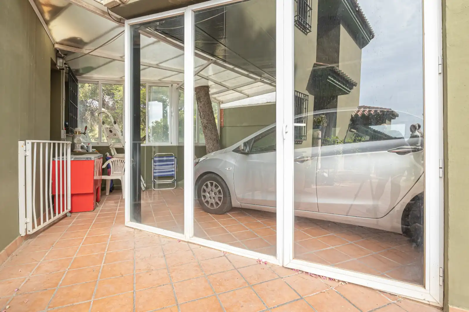 Aparcament de Casa o xalet en venda en Málaga amb Aire condicionat, Calefacció i Jardí privat