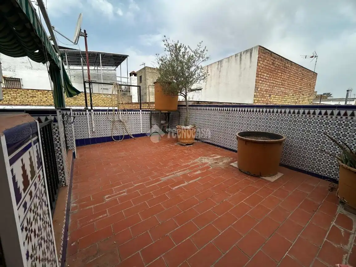 Terrassa de Casa adosada en venda en La Rinconada amb Aire condicionat i Calefacció