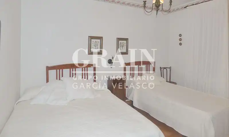Dormitori de Casa o xalet en venda en Albacete amb Calefacció, Jardí privat i Piscina