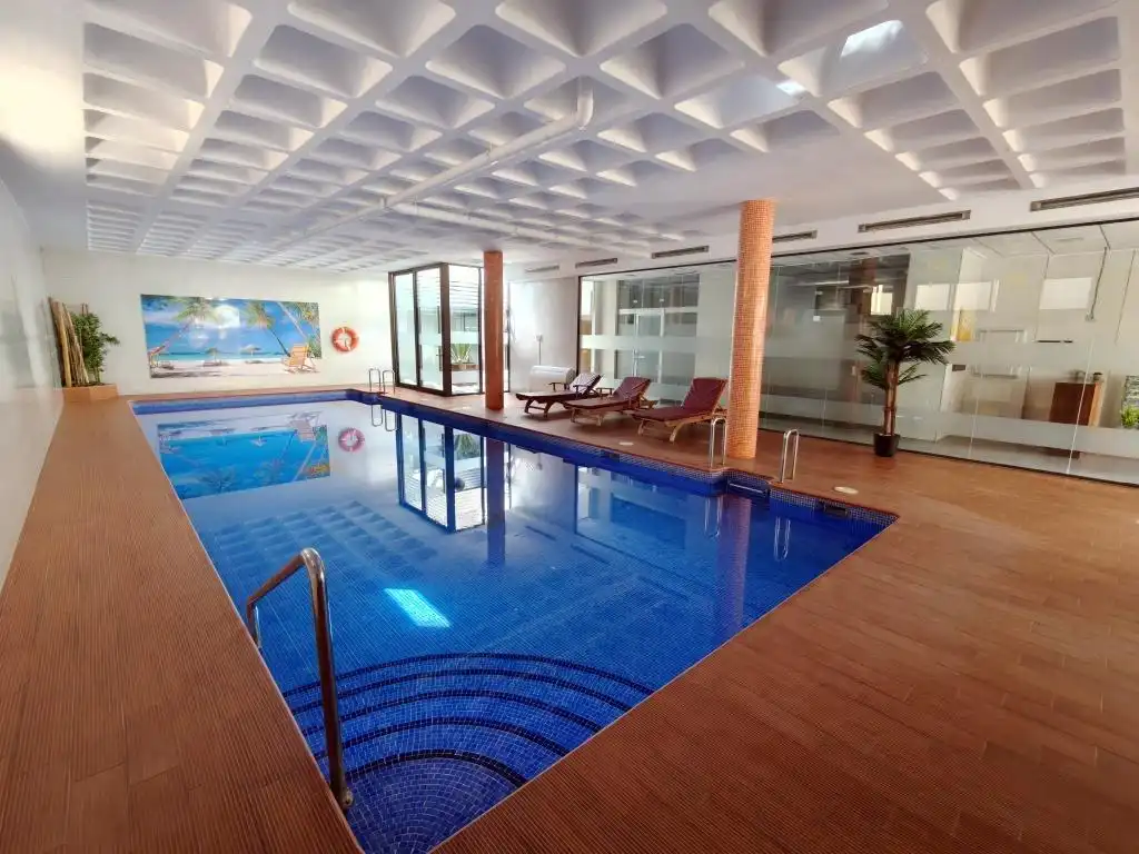 Piscina de Planta baja en venta en Guardamar del Segura con Aire acondicionado, Terraza y Trastero
