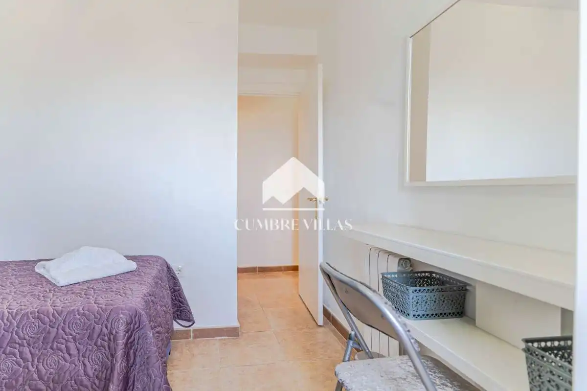 Dormitori de Casa o xalet en venda en Lújar amb Jardí privat, Terrassa i Internet