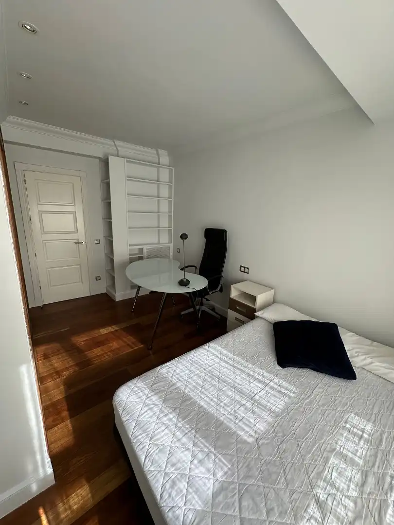 Bedroom of Flat for rent in Madrid  with Air Conditioner, Heating and Parquet flooring