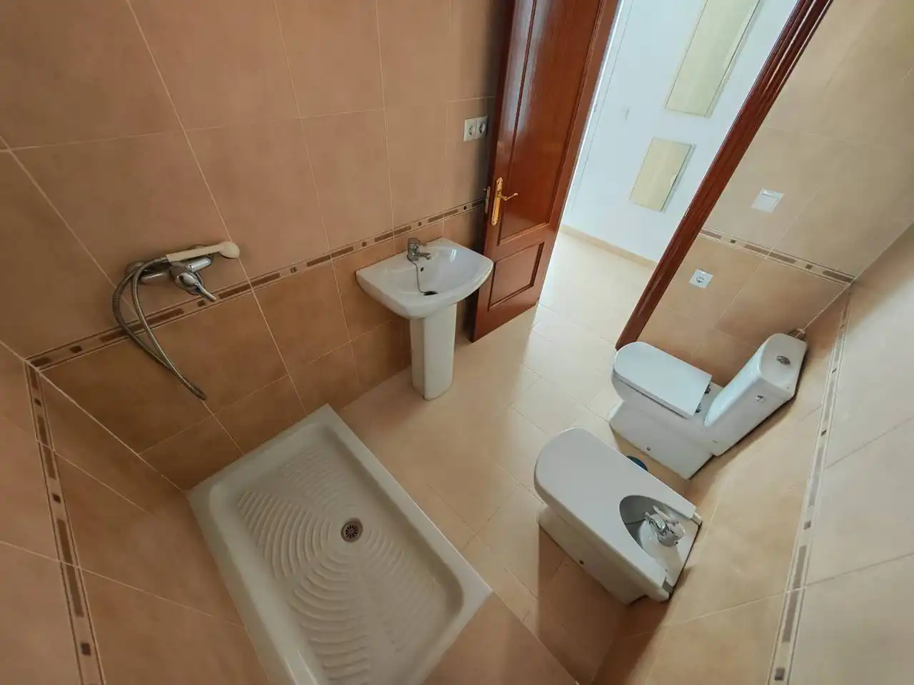 Baño de Piso en venta en Huétor Tájar con Aire acondicionado