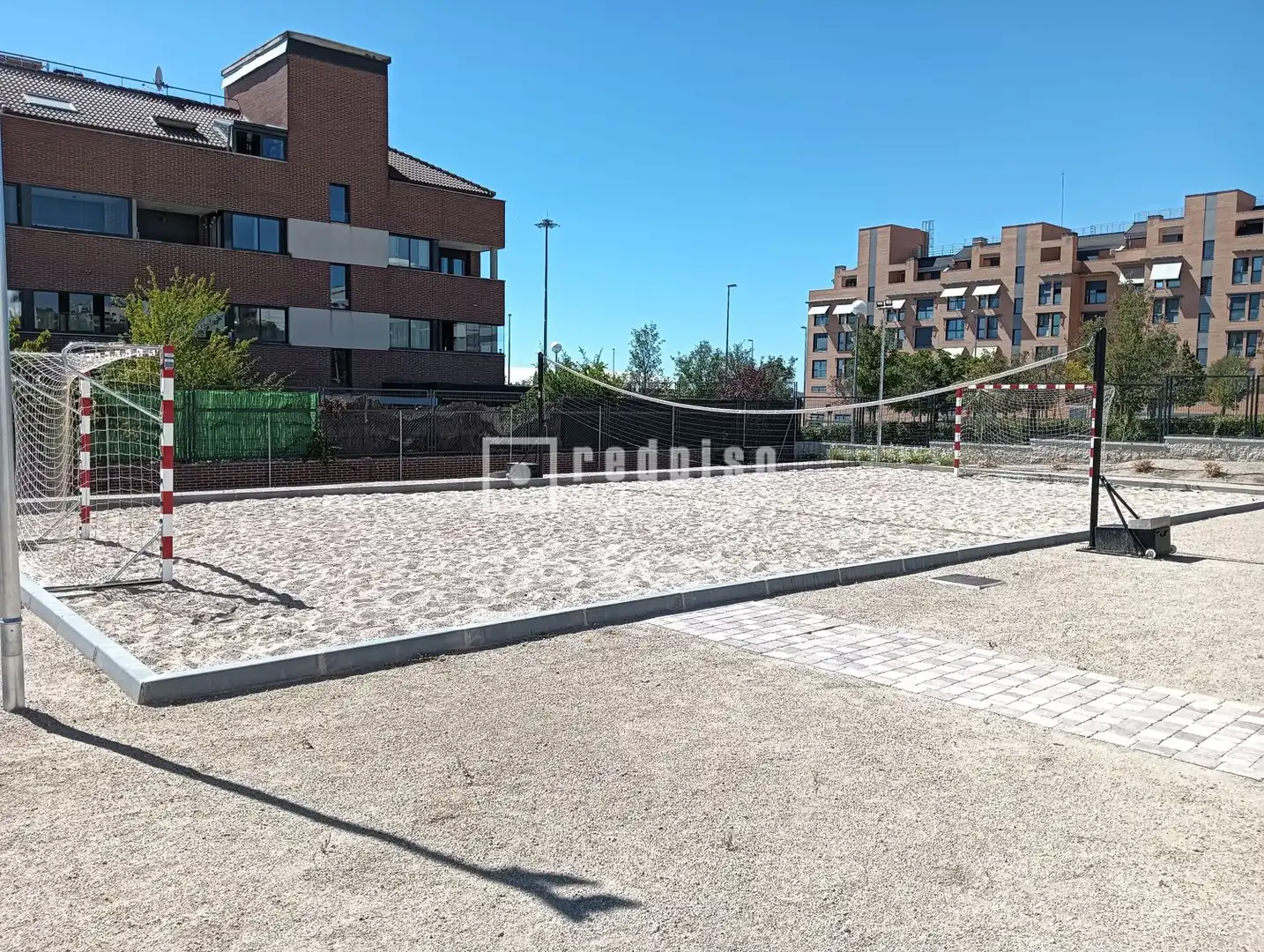 Aparcament de Estudi en venda en Colmenar Viejo amb Jardí privat, Terrassa i Piscina
