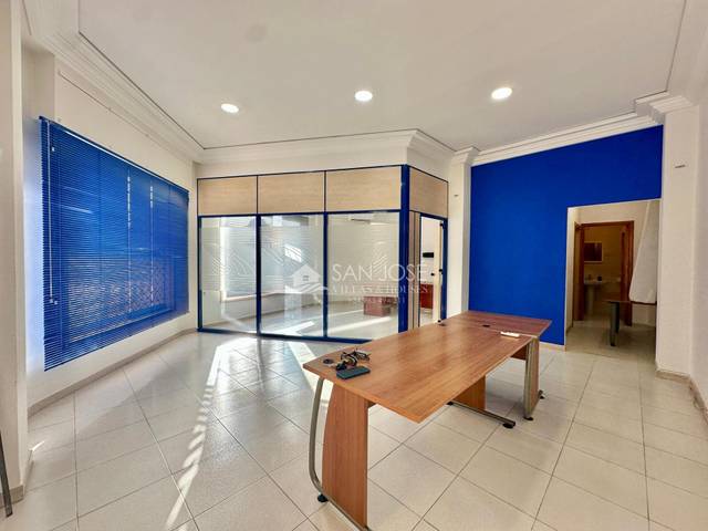 Local comercial en Alquiler en Centro