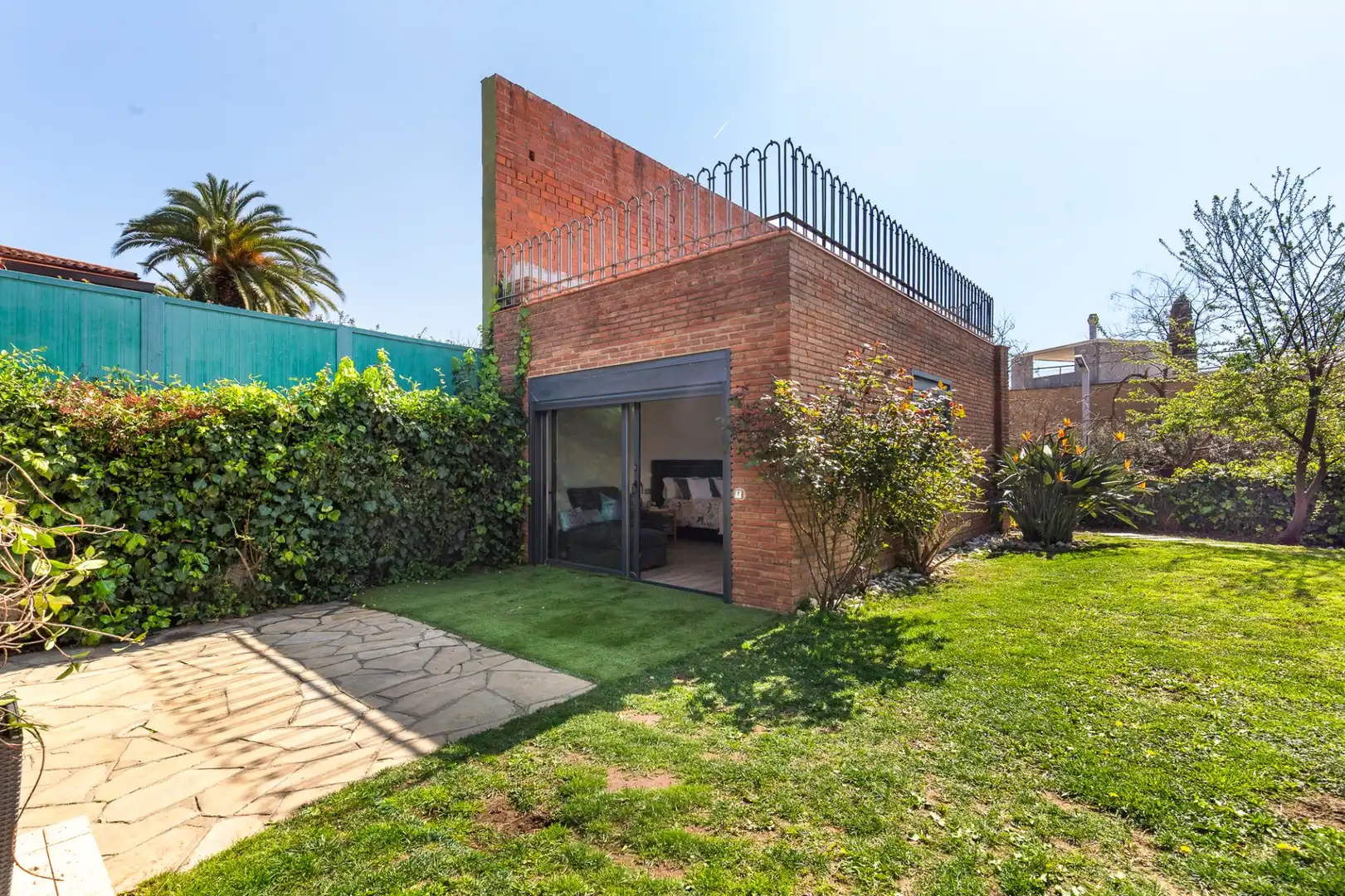 Vista exterior de Casa o chalet en venta en Esplugues de Llobregat con Aire acondicionado, Calefacción y Trastero