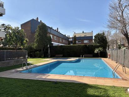 Swimming pool of Flat for sale in Sant Cugat del Vallès  with Heating, Private garden and Parquet flooring