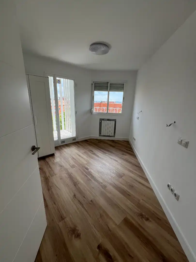 Habitación de Piso en venta en Madrid con Calefacción, Terraza y Horno