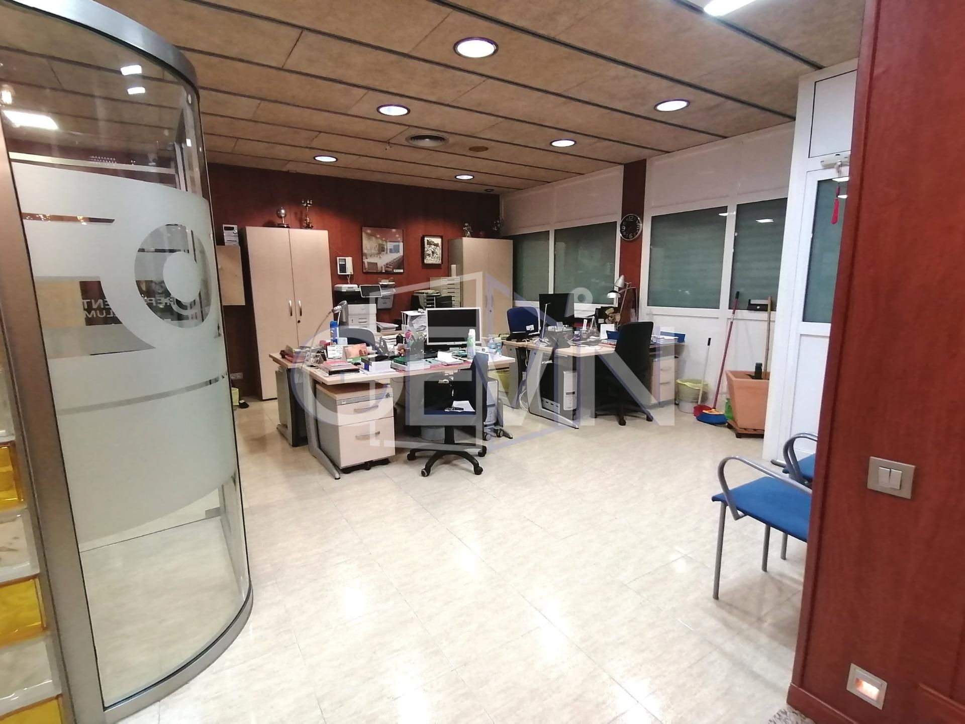 Local en venta en Santa Perpètua de Mogoda con Aire acondicionado