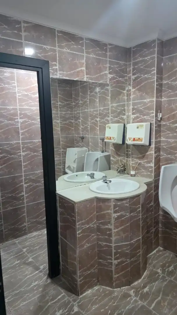 Baño de Local en venta en Madridejos con Aire acondicionado