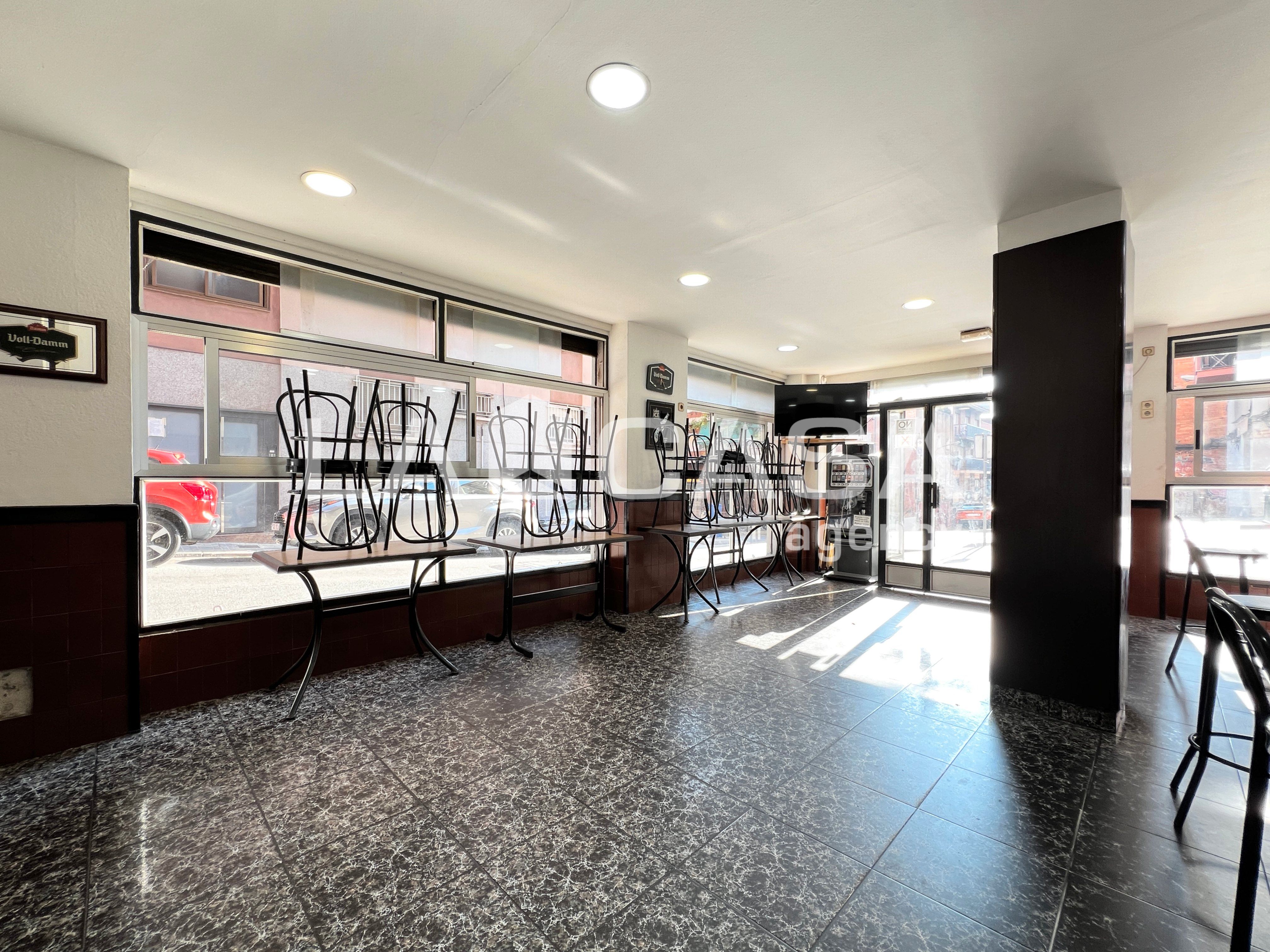 Local en venta en Badalona