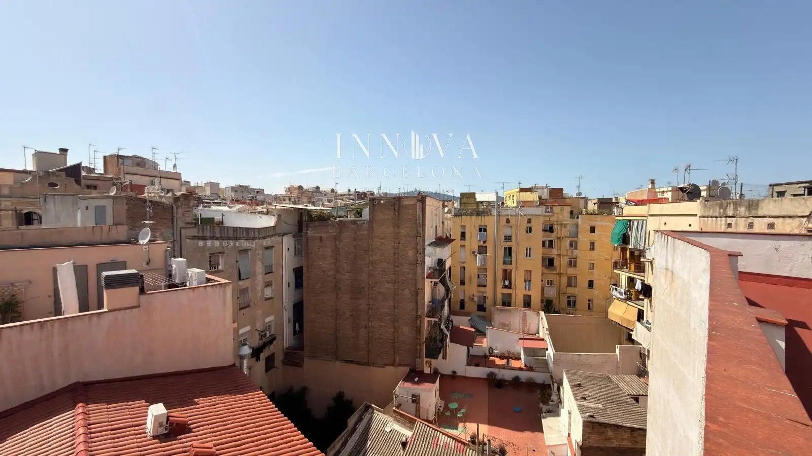 Außenansicht von Wohnung zum Verkauf in Barcelona mit Klimaanlage