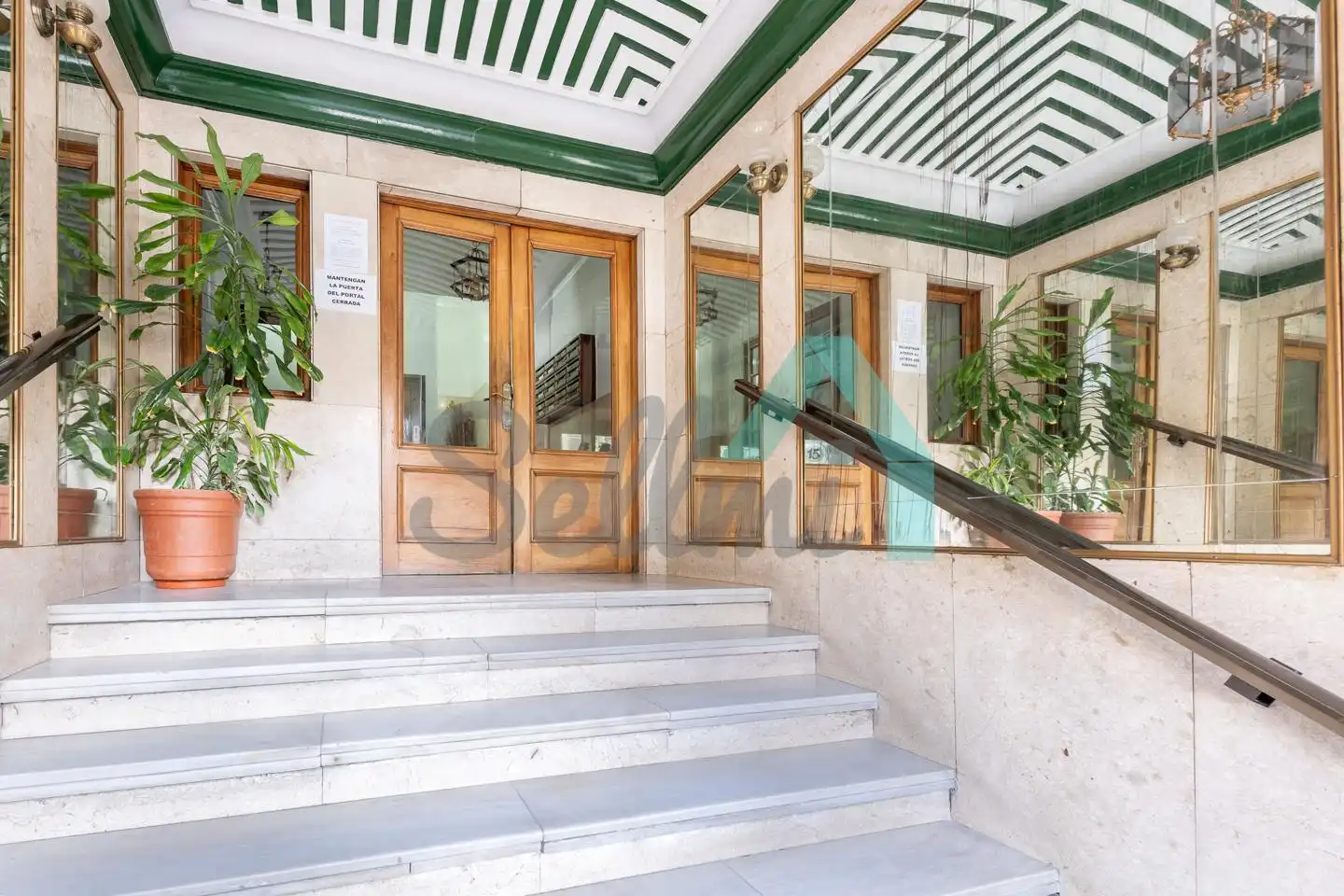 Piso en venta en Oviedo  con Calefacción, Trastero y Balcón