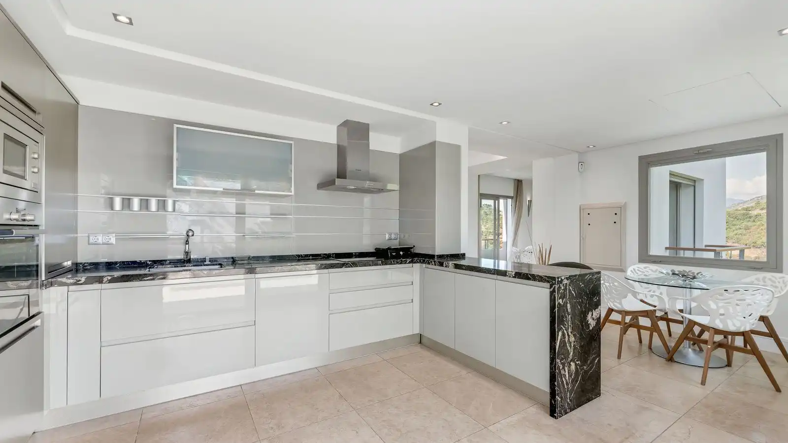 House with pool for sale in Marbella Centro, imagen 10