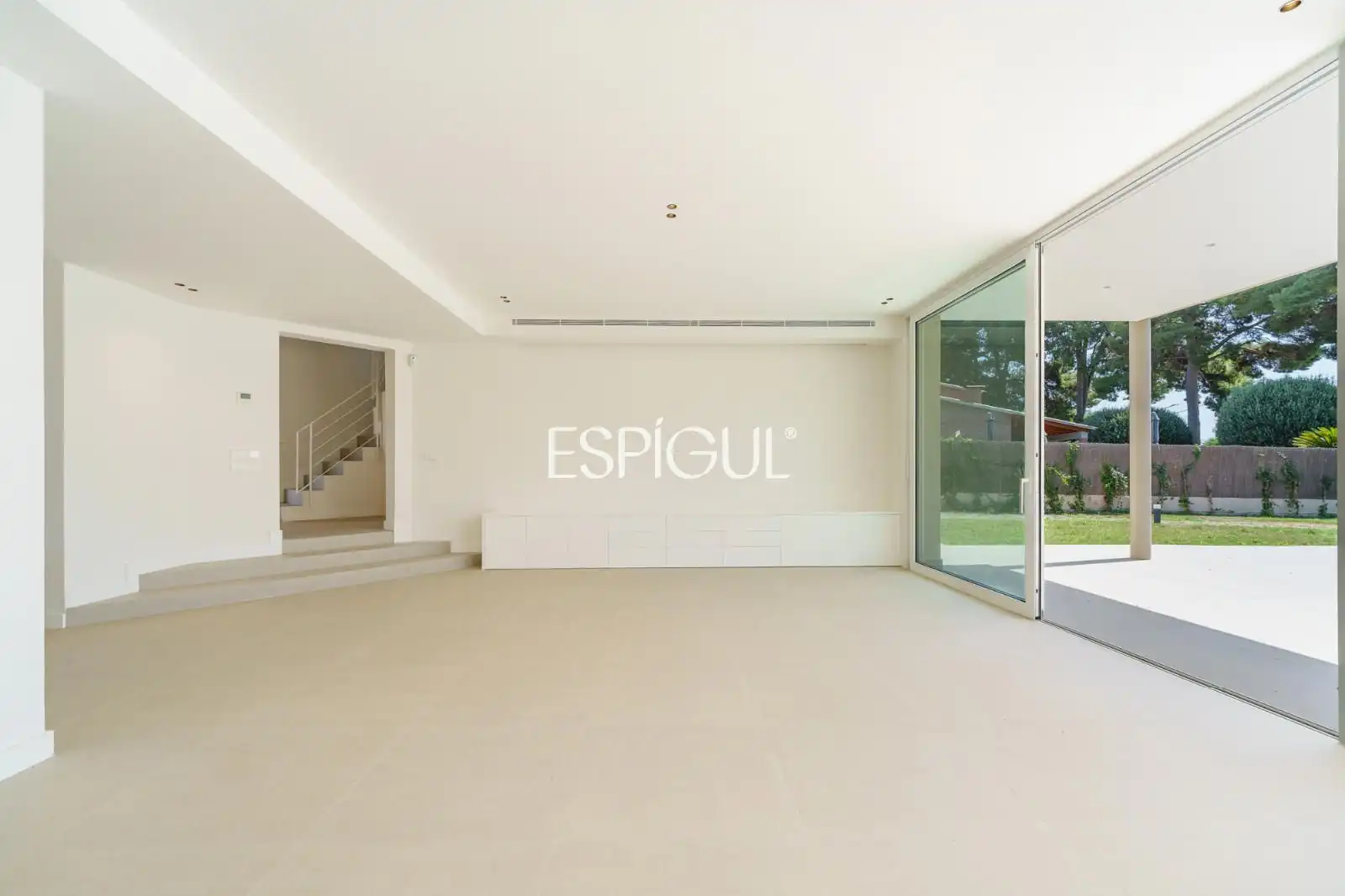 Sala d'estar de Casa o xalet de lloguer en Sant Andreu de Llavaneres amb Aire condicionat, Calefacció i Jardí privat