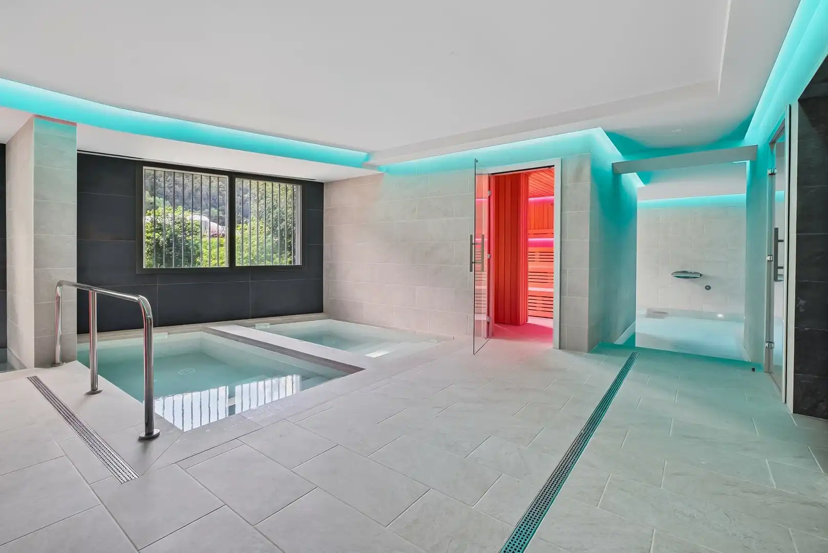 Schwimmbecken von Wohnung zur Miete in Canillo mit Heizung, Terrasse und Abstellraum