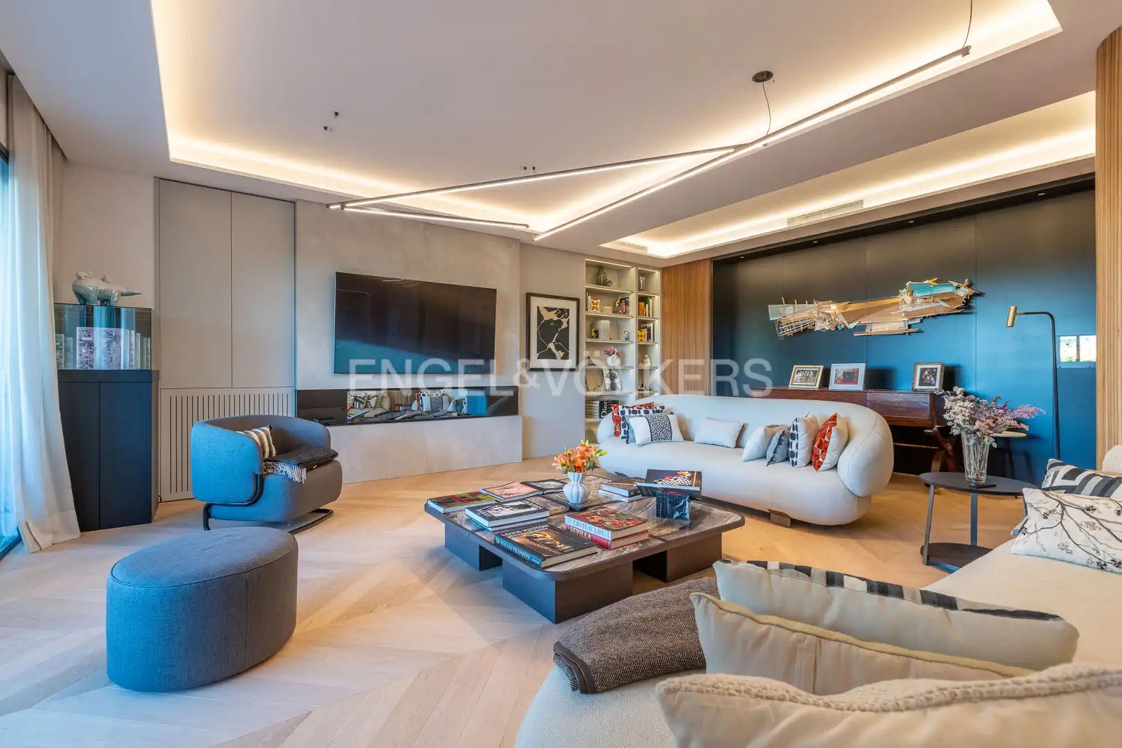 Living room of Flat for sale in Sevilla  with Air Conditioner, Heating and Terrace