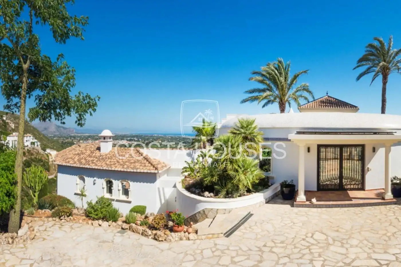 Exterior view of Houses for sale in Dénia  with Air Conditioner, Private garden and Terrace