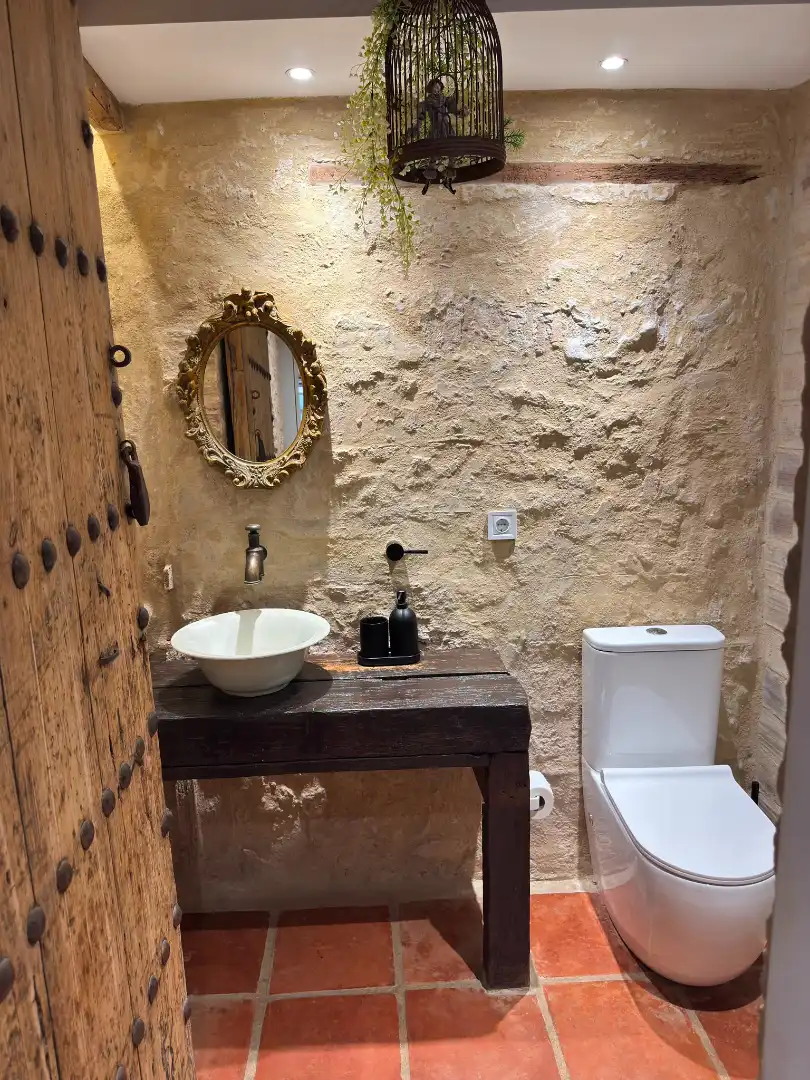 Bathroom of Flat for rent in Valencia  with Air Conditioner, Heating and Furnished
