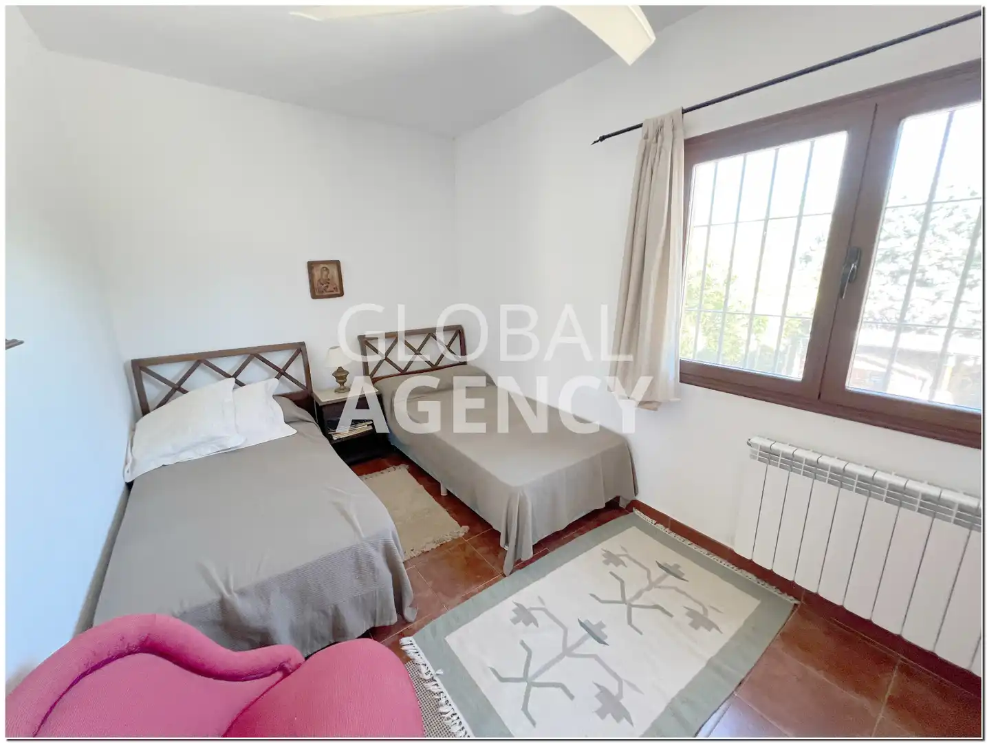 Dormitori de Finca rústica en venda en Chinchón amb Aire condicionat, Calefacció i Jardí privat