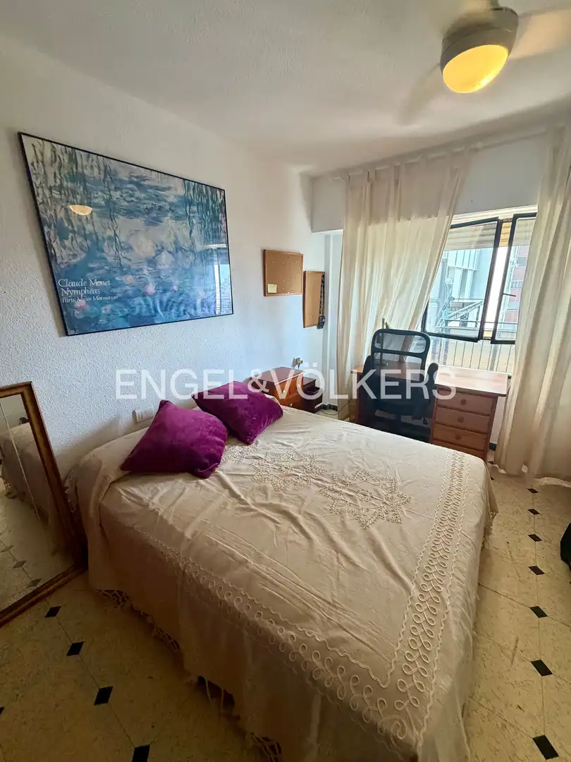 Habitación de Piso de alquiler en Valencia con Calefacción, Parquet y Amueblado