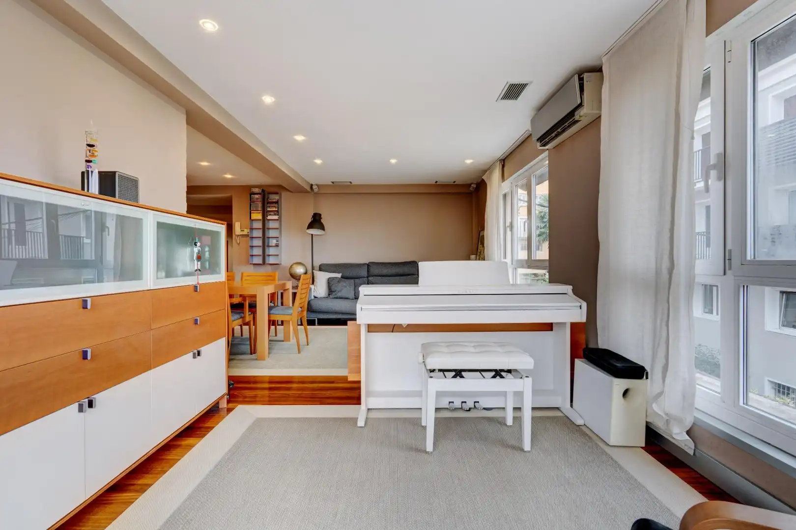 Sala de estar de Piso en venta en Donostia - San Sebastián  con Calefacción, Trastero y Amueblado