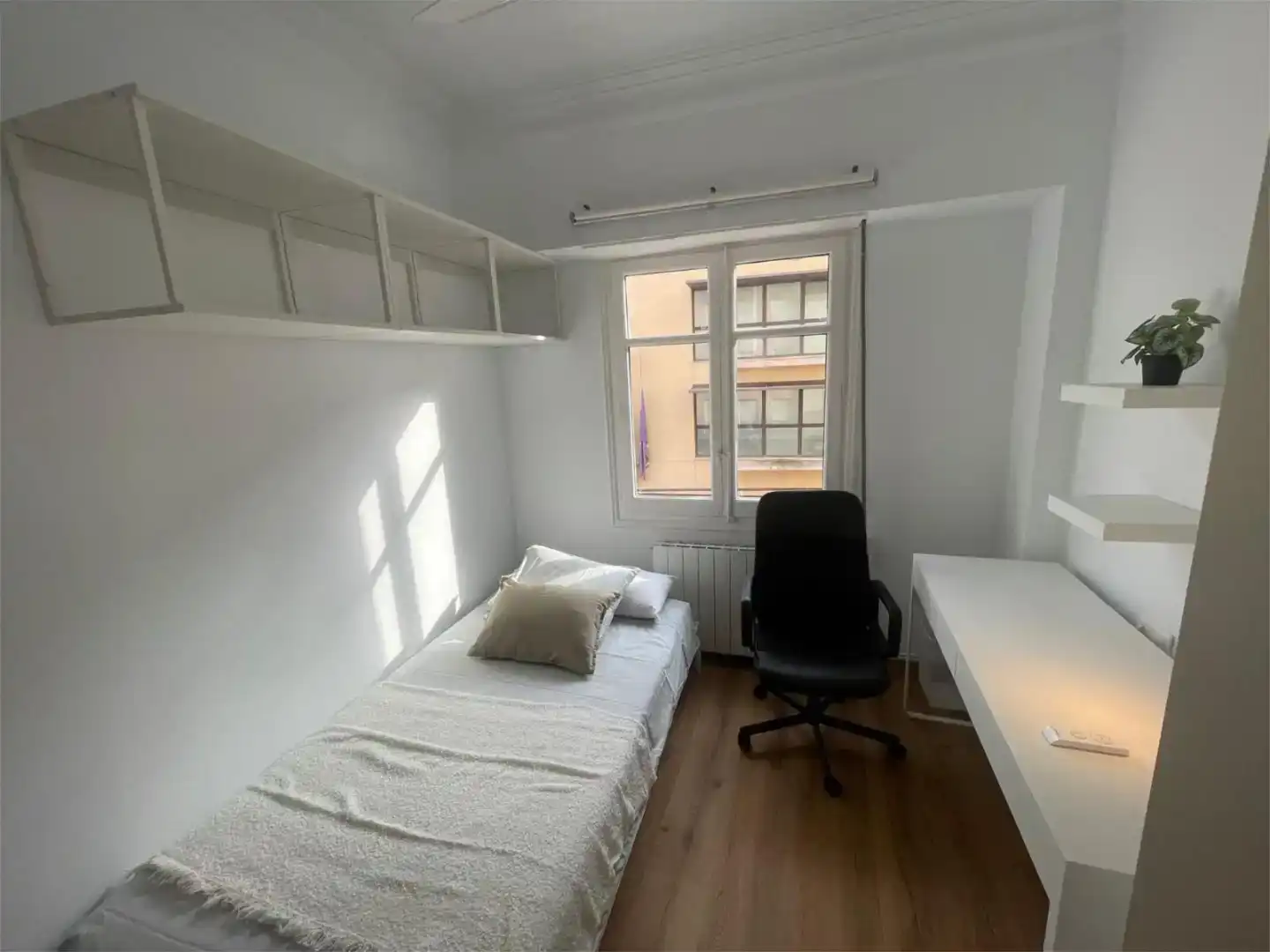 Schlafzimmer von Wohnung zur Miete in  Valencia Capital