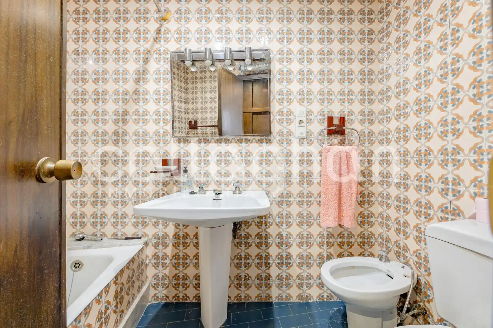 Bathroom of Flat for sale in Valencia