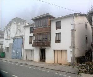 Vista exterior de Casa adosada en venda en Riotuerto amb Jardí privat i Traster