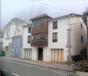 Vista exterior de Casa adosada en venda en Riotuerto amb Jardí privat i Traster