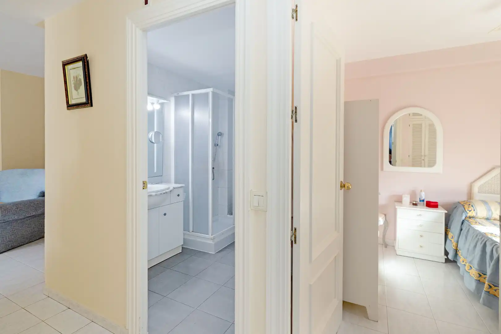 Bathroom of Flat for sale in Marbella  with Community pool