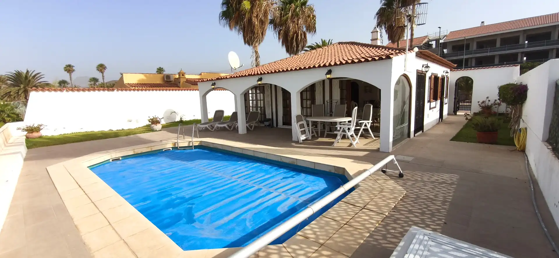 Schwimmbecken von Haus oder Chalet zur Miete in San Miguel de Abona mit Privatgarten, Terrasse und Schwimmbad