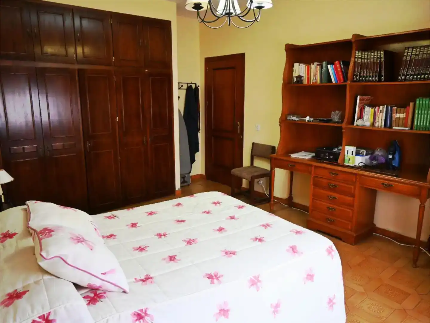 Bedroom of Houses for sale in La Solana    with Air Conditioner and Balcony