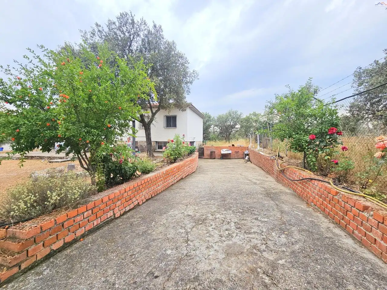 Casa o chalet en venta en Villa del Prado con Calefacción, Terraza y Trastero