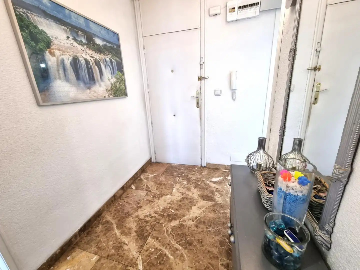Piso en venta en Alicante / Alacant con Aire acondicionado, Terraza y Trastero