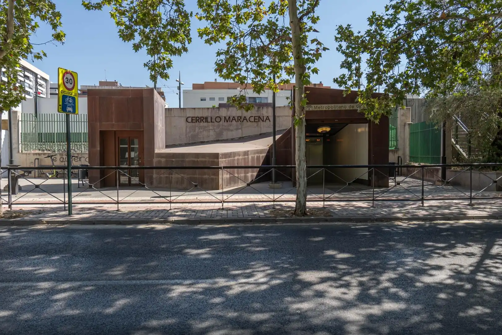 Exterior view of Flat for sale in Granada  with Balcony