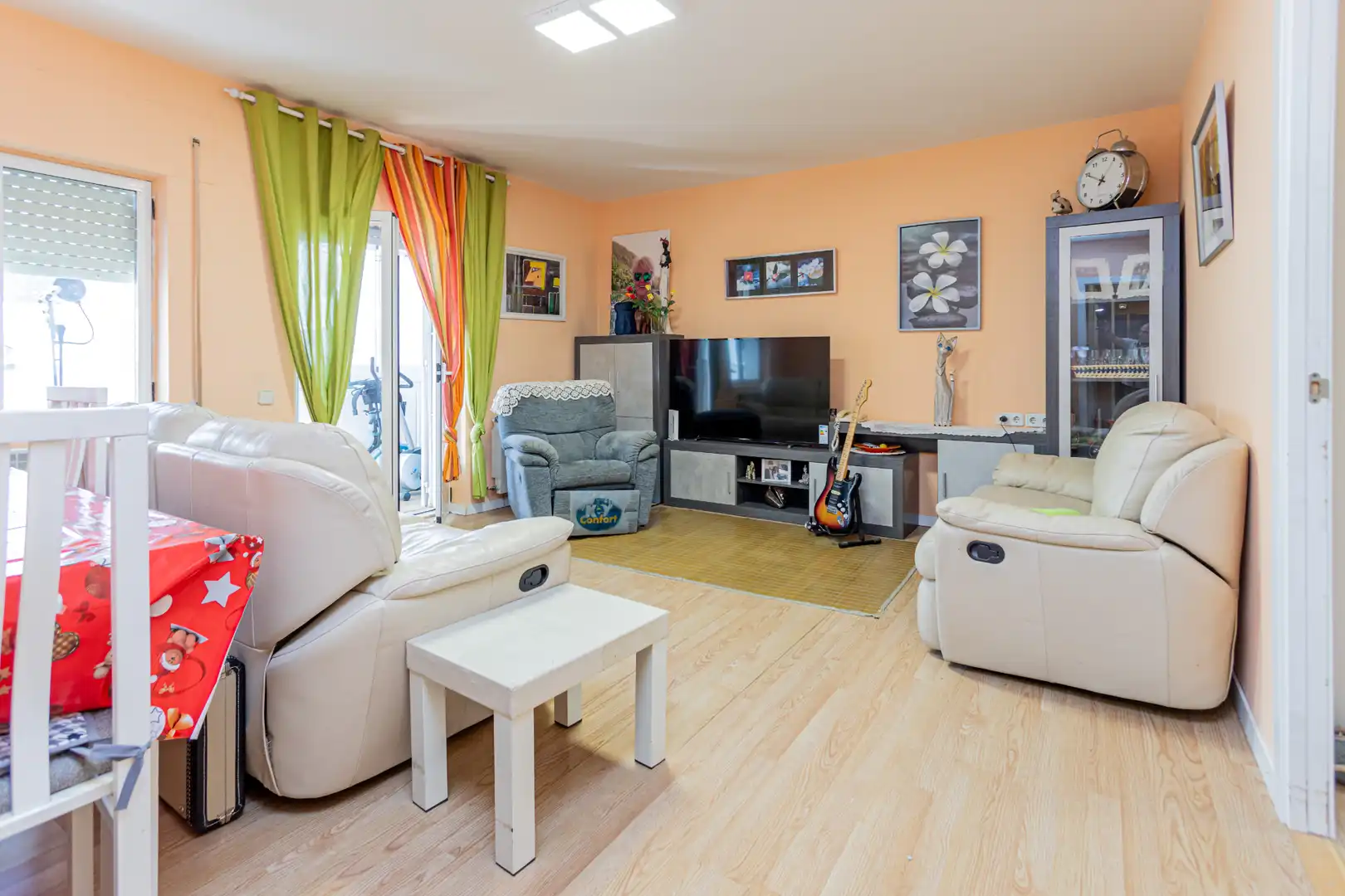 Living room of Flat for sale in Collado Villalba  with Heating, Private garden and Parquet flooring