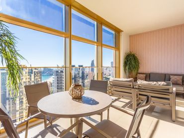 Flat with balcony to rent in Playa de Poniente
