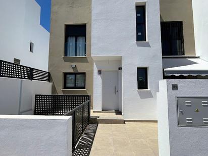 Vista exterior de Casa adosada en venda en Alhaurín de la Torre amb Calefacció i Piscina comunitària