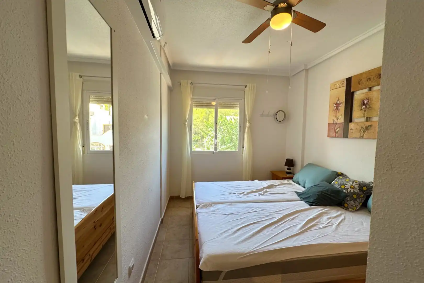 Habitación de Ático de alquiler en Pilar de la Horadada con Aire acondicionado, Terraza y Trastero