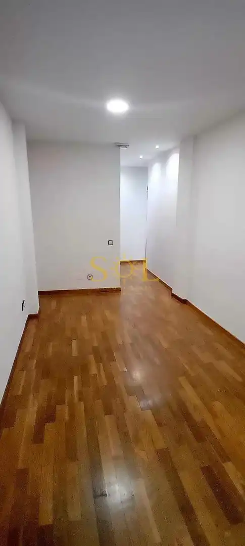 Office space with terrace for sale in Calle Covadonga, imagen 24