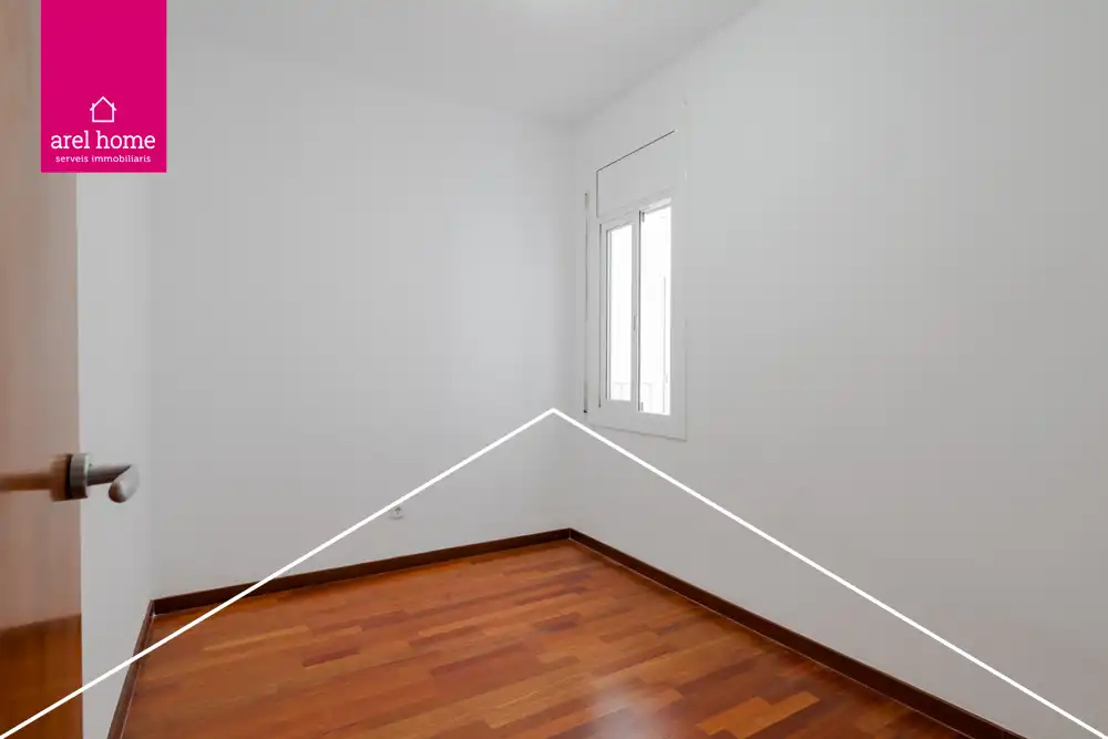 Habitación de Piso en venta en Esplugues de Llobregat con Calefacción, Parquet y Balcón