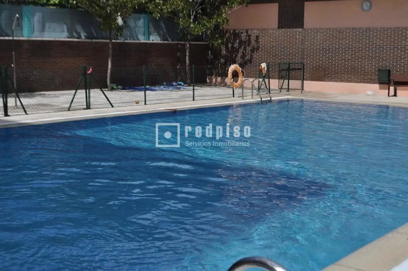 Swimming pool of Flat for sale in Alcorcón  with Private garden and Swimming Pool